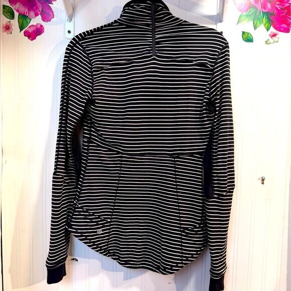 Lululemon Base Runner Parallel Stripe
Half Zip Sz 8 - Picture 9 of 12